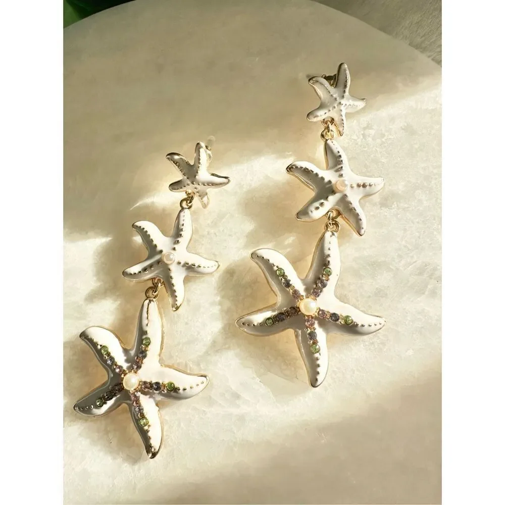 White starfish multicolor earrings with pearl detail - Picture 3 of 4